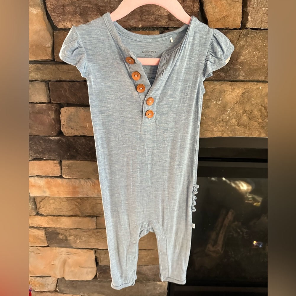 Blue Posh Peanut Ruffle Romper EUC